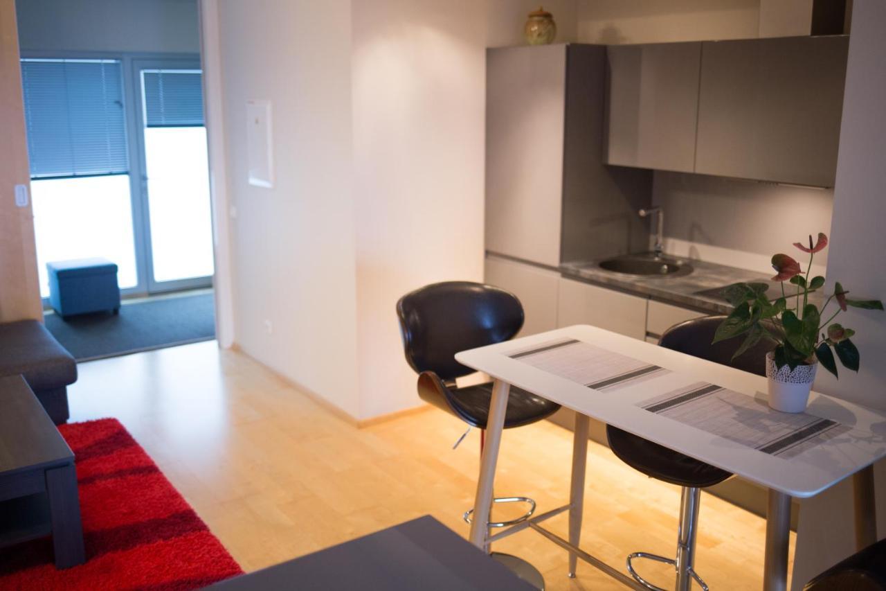 City Center Apartment Aida Pärnu Esterno foto