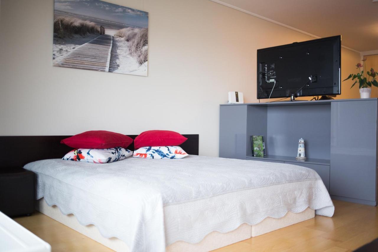 City Center Apartment Aida Pärnu Esterno foto
