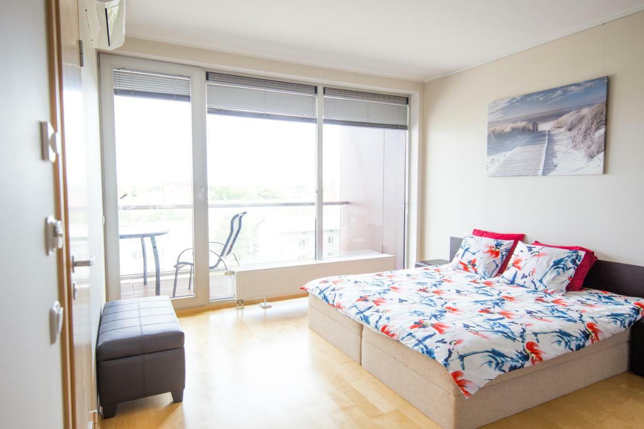 City Center Apartment Aida Pärnu Esterno foto